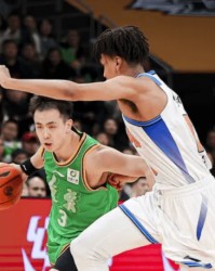 欧冠决赛-赵继伟：作为球员没办法改变所有，但上场就会全力以赴