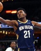 差一板两双！米西半场4中2得10分9板1盖帽 前场篮板有4个