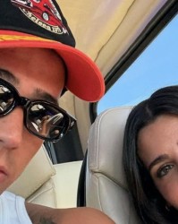 欧冠决赛-享受假期，恩佐与家人一同来到了希腊度假